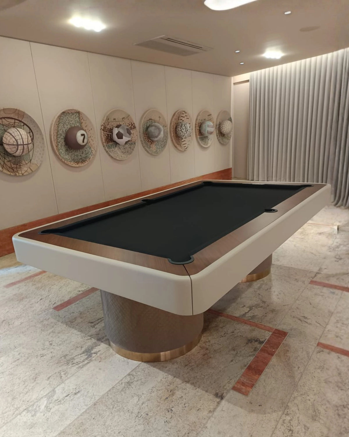 Negroni top on Patalo Pool Table in a room setting