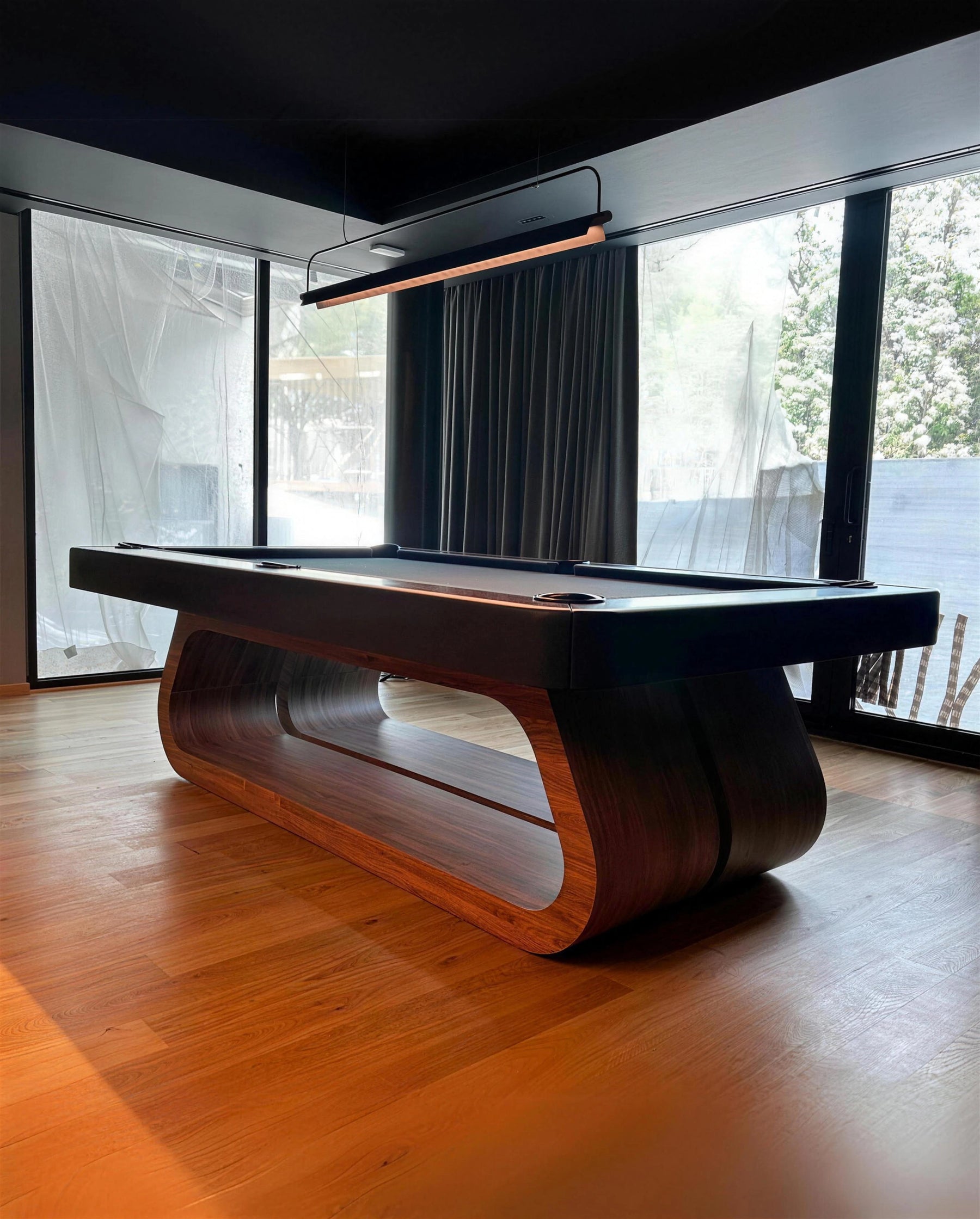 Negroni top on Takamaka Pool Table in a room setting